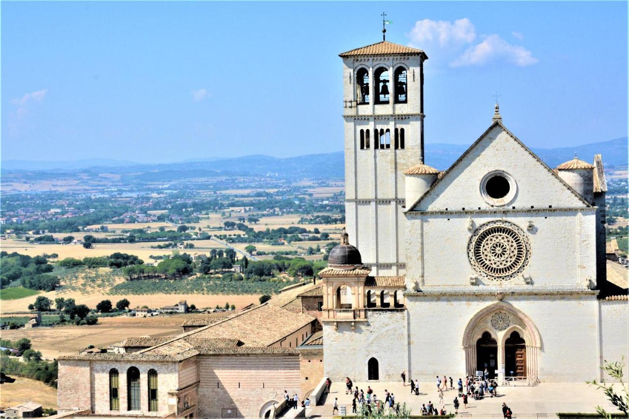 Palazzo Calocci Appartamenti In Assisi Eksteriør bilde