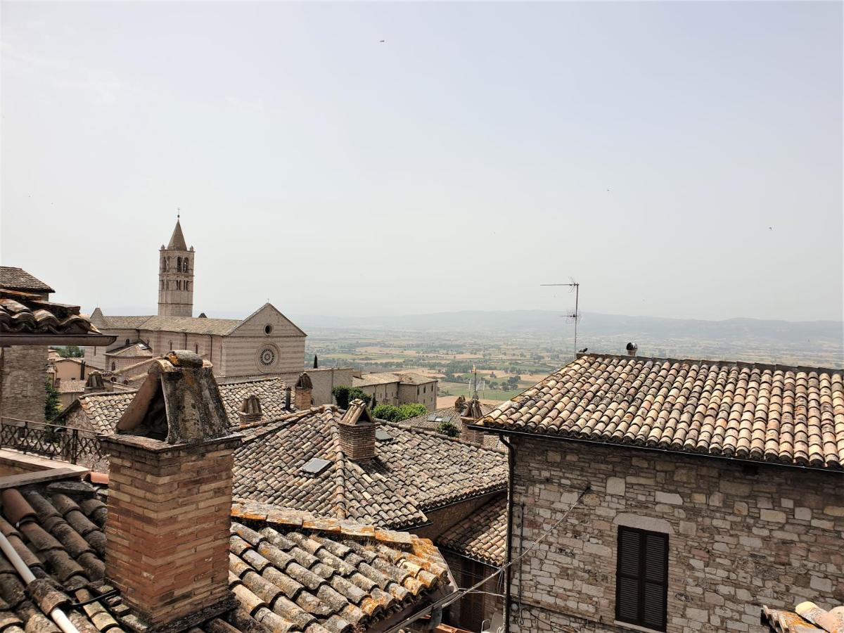 Palazzo Calocci Appartamenti In Assisi Eksteriør bilde