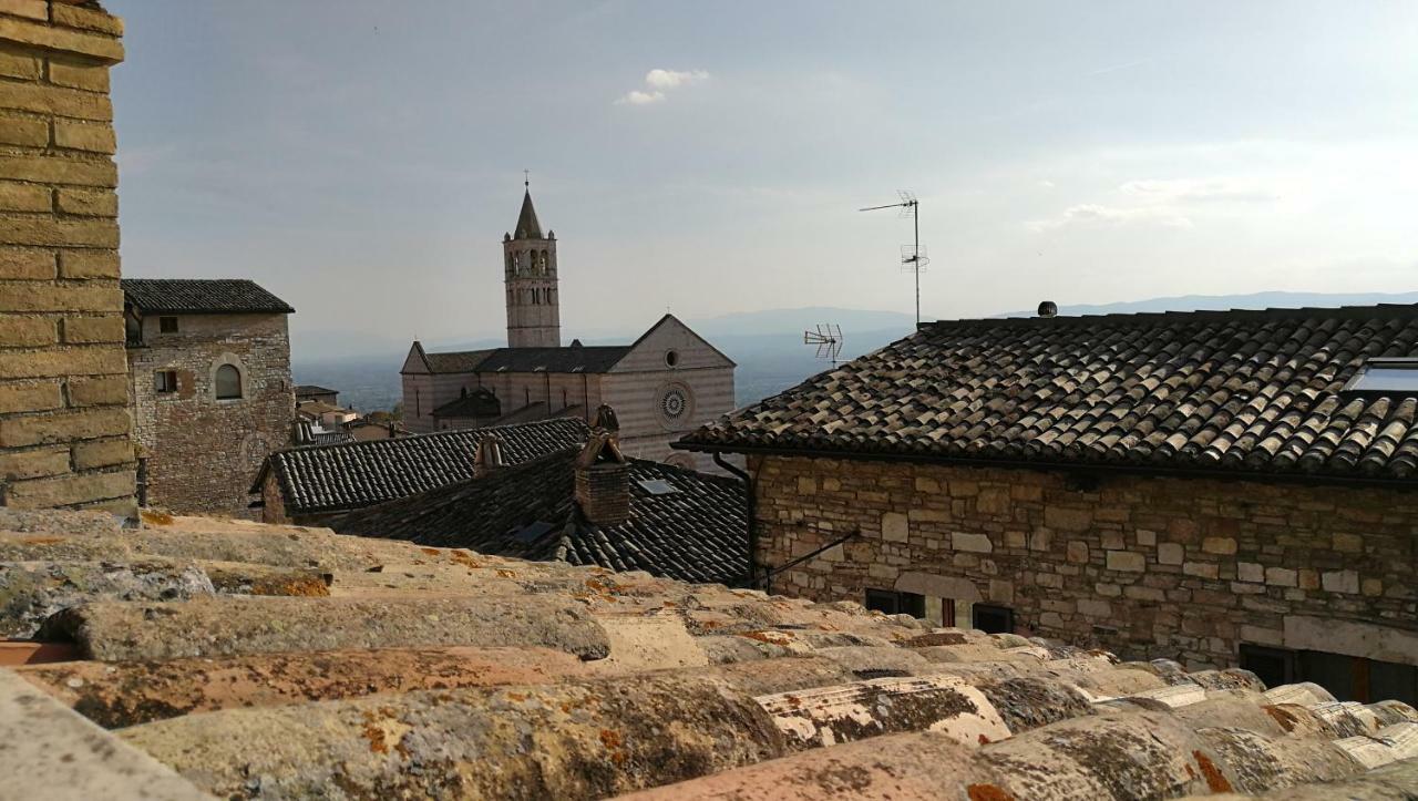 Palazzo Calocci Appartamenti In Assisi Eksteriør bilde