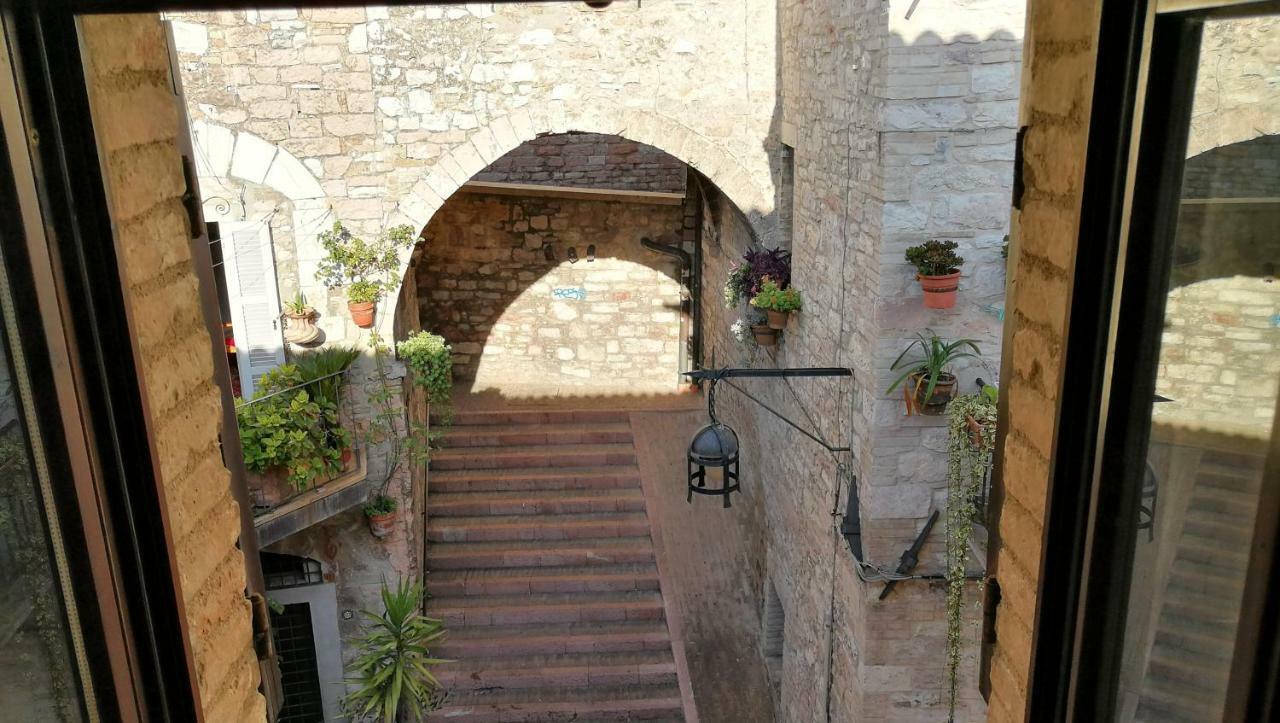 Palazzo Calocci Appartamenti In Assisi Eksteriør bilde