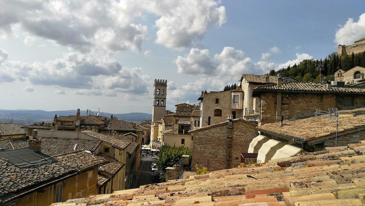 Palazzo Calocci Appartamenti In Assisi Eksteriør bilde