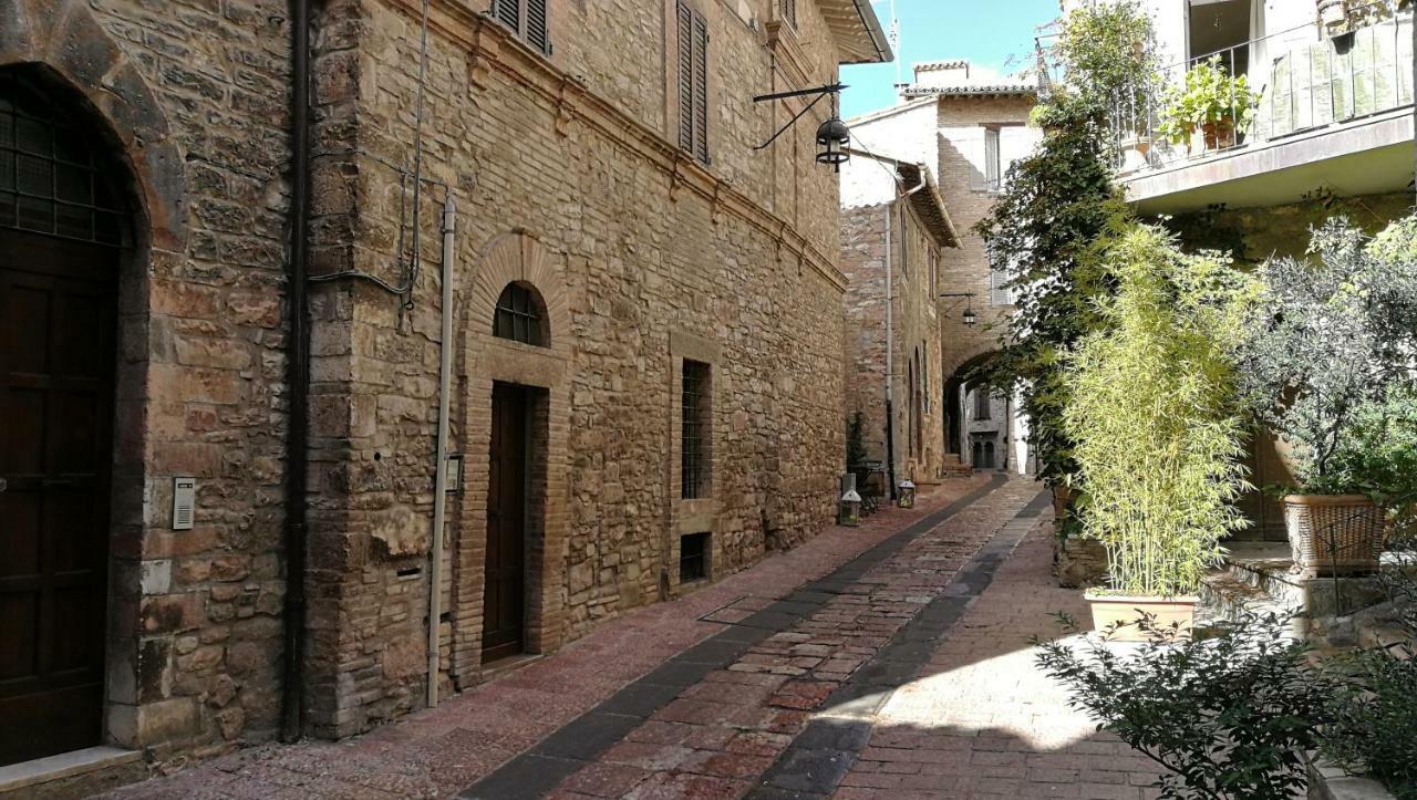 Palazzo Calocci Appartamenti In Assisi Eksteriør bilde