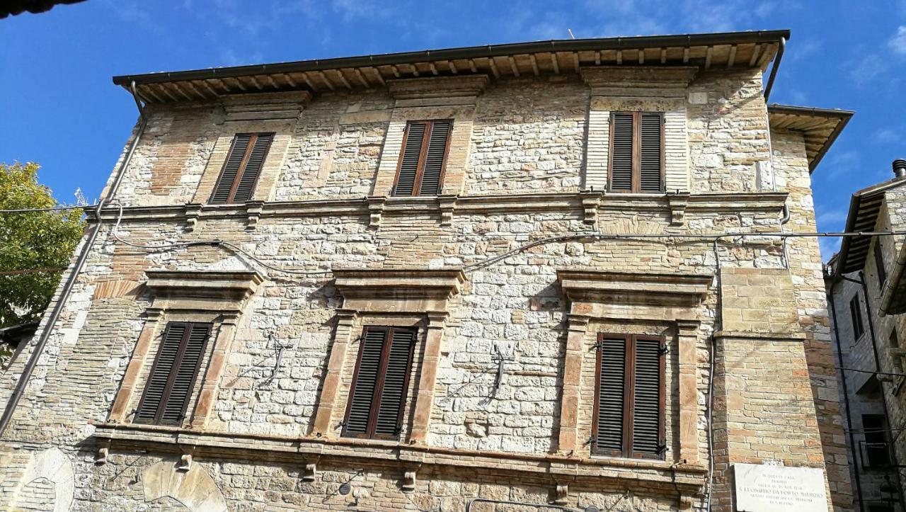 Palazzo Calocci Appartamenti In Assisi Eksteriør bilde