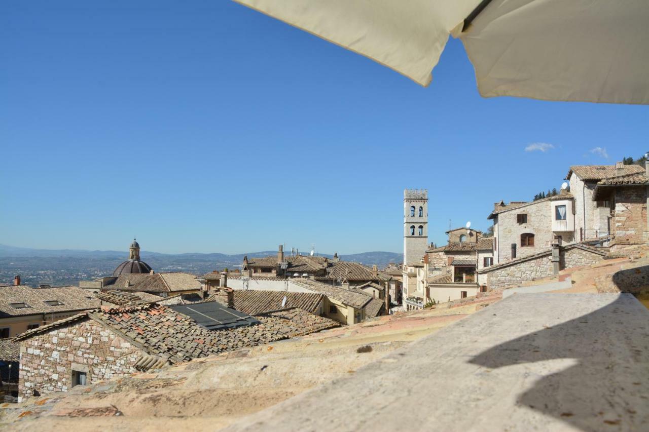 Palazzo Calocci Appartamenti In Assisi Eksteriør bilde