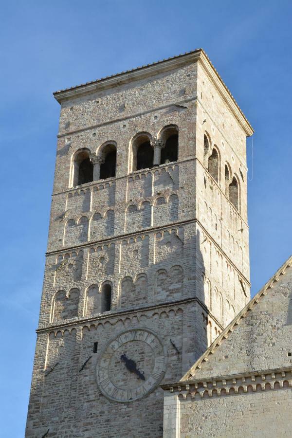 Palazzo Calocci Appartamenti In Assisi Eksteriør bilde