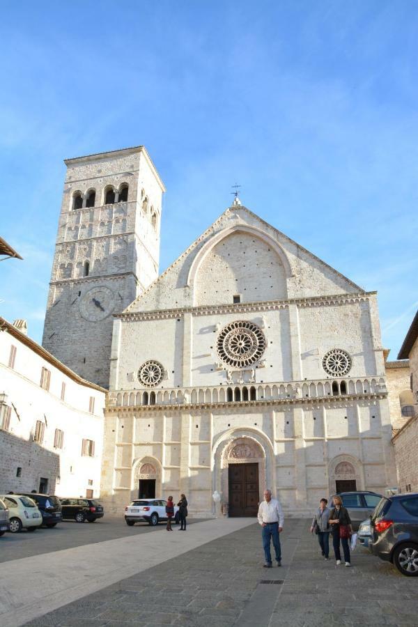 Palazzo Calocci Appartamenti In Assisi Eksteriør bilde